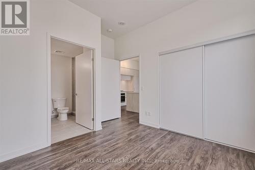 124 - 2 David Eyer Road, Richmond Hill, ON - Indoor Photo Showing Other Room