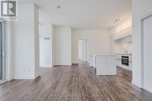 124 - 2 David Eyer Road, Richmond Hill, ON - Indoor