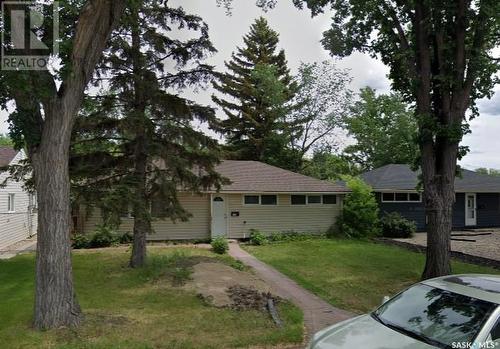 103 Robinson CRESCENT  Regina, SK S4R 3R1