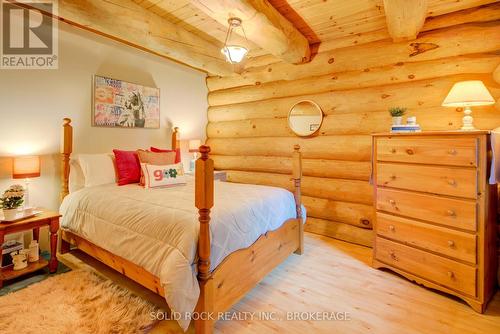 2091 Gull Lake Estates Lane, Frontenac (Frontenac North), ON - Indoor Photo Showing Bedroom