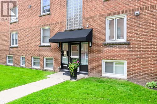 24 - 1347 Lakeshore Road, Burlington, ON - Outdoor With Exterior