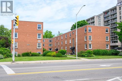24 - 1347 Lakeshore Road, Burlington, ON - Outdoor