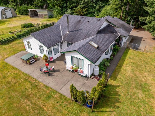 6576 Poulton Rd, Merville, BC 