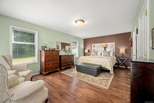 6576 Poulton Rd, Merville, BC 