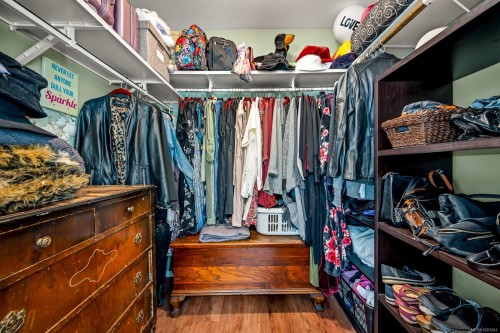 6576 Poulton Rd, Merville, BC 