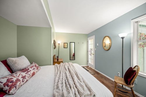 6576 Poulton Rd, Merville, BC 