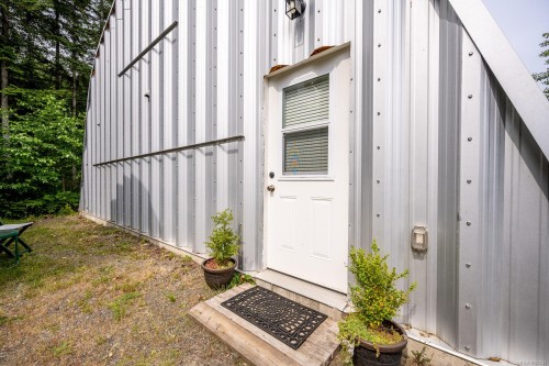 6576 Poulton Rd, Merville, BC 