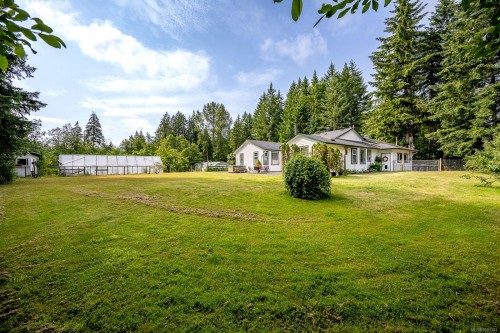6576 Poulton Rd, Merville, BC 