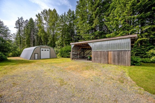 6576 Poulton Rd, Merville, BC 