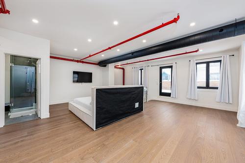 Mezzanine - 3-131 Rue Du Port, Montréal (Ville-Marie), QC - Indoor