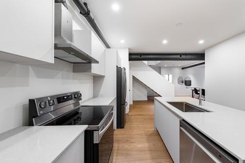 Kitchen - 3-131 Rue Du Port, Montréal (Ville-Marie), QC - Indoor Photo Showing Kitchen