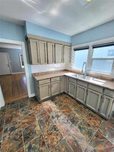 857 Main Street, Penticton, BC - Indoor Photo Showing Kitchen With Double Sink