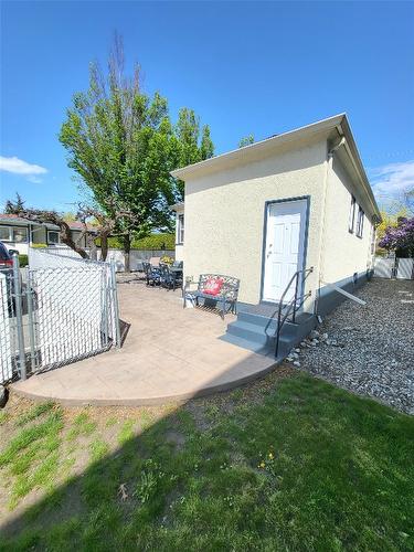 857 Main Street, Penticton, BC - Outdoor