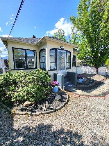 857 Main Street, Penticton, BC - Outdoor