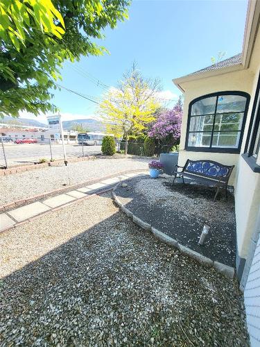 857 Main Street, Penticton, BC - Outdoor