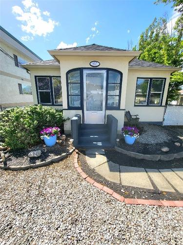 857 Main Street, Penticton, BC - Outdoor
