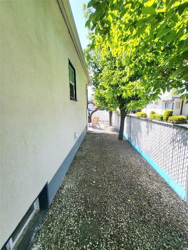 857 Main Street, Penticton, BC - Outdoor