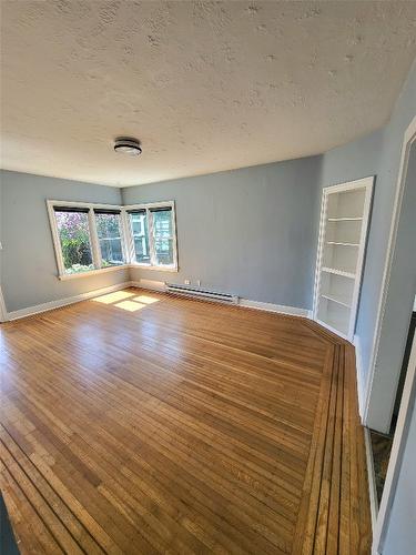 857 Main Street, Penticton, BC - Indoor