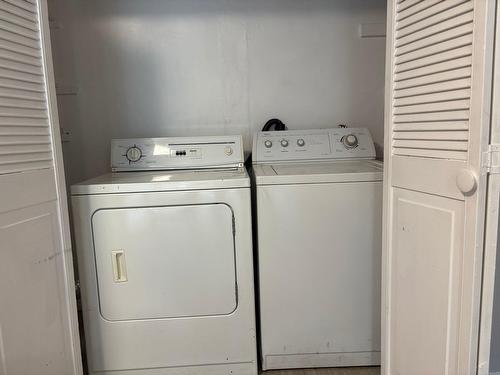 Salle de lavage - 1-4729 Rue Hochelaga, Montréal (Mercier/Hochelaga-Maisonneuve), QC - Indoor Photo Showing Laundry Room
