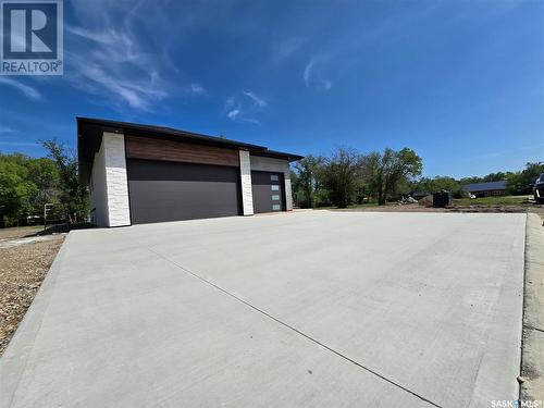 44 Kenney Crescent, Weyburn, SK - Outdoor