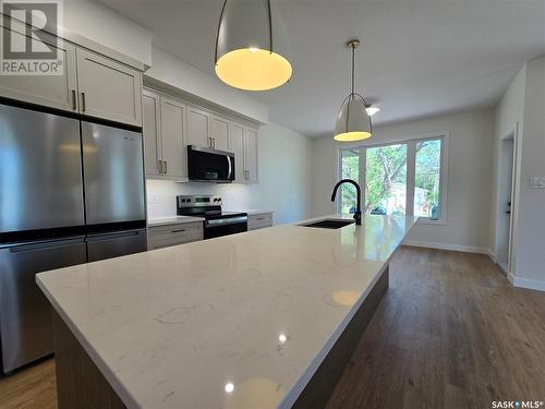 44 Kenney Crescent, Weyburn, SK - Indoor Photo Showing Kitchen With Upgraded Kitchen