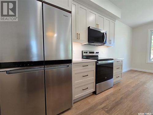 44 Kenney Crescent, Weyburn, SK - Indoor Photo Showing Kitchen