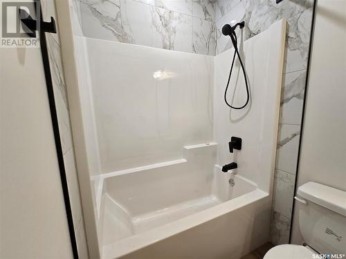 44 Kenney Crescent, Weyburn, SK - Indoor Photo Showing Bathroom
