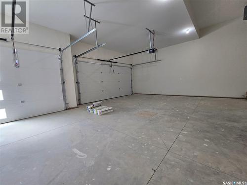 44 Kenney Crescent, Weyburn, SK - Indoor Photo Showing Garage