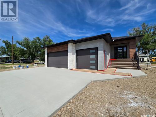 44 Kenney Crescent, Weyburn, SK - Outdoor