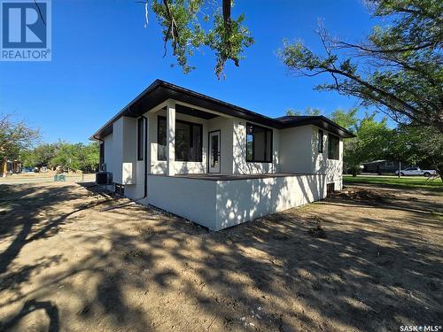 44 Kenney Crescent, Weyburn, SK - Outdoor