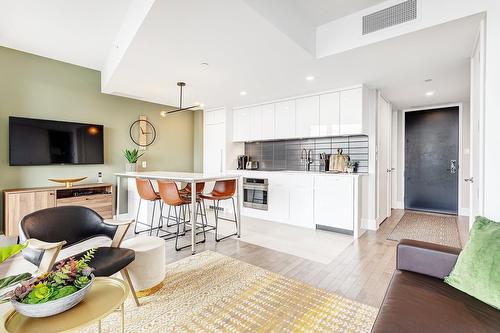 Living room - 603-360 Rue Atateken, Montréal (Ville-Marie), QC - Indoor