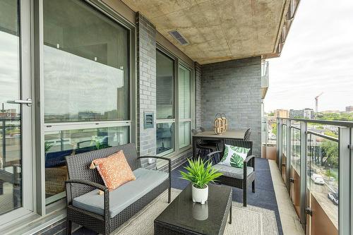 Patio - 603-360 Rue Atateken, Montréal (Ville-Marie), QC - Outdoor With Exterior