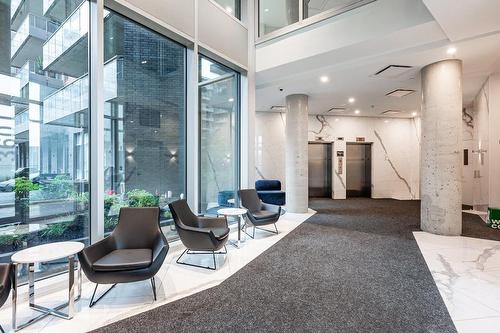 Hall - 603-360 Rue Atateken, Montréal (Ville-Marie), QC - Indoor Photo Showing Other Room