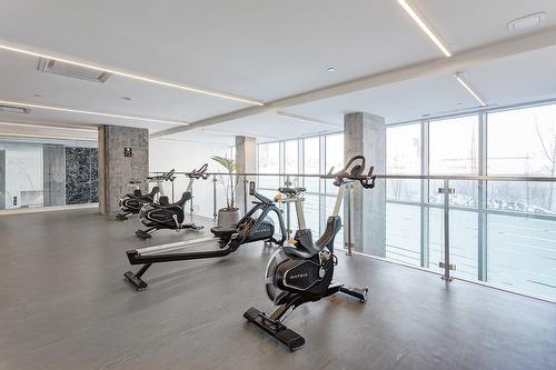 Exercise room - 603-360 Rue Atateken, Montréal (Ville-Marie), QC - Indoor Photo Showing Gym Room