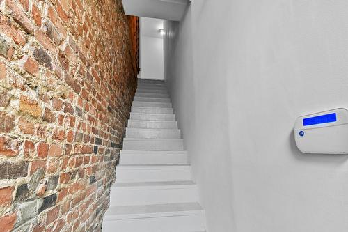 Escalier - 1321Z  - 1327Z Rue Ontario E., Montréal (Ville-Marie), QC 