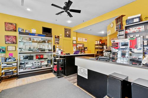 Commerce - 1321Z  - 1327Z Rue Ontario E., Montréal (Ville-Marie), QC 