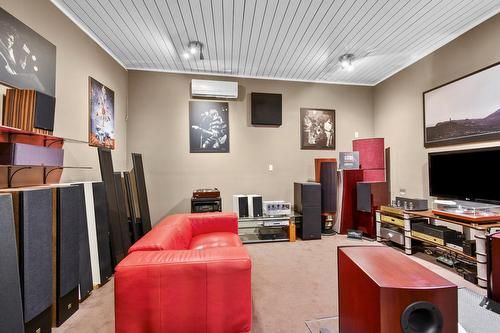 Commerce - 1321Z  - 1327Z Rue Ontario E., Montréal (Ville-Marie), QC 