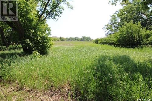 315 Cedar Avenue N, Eastend, SK 