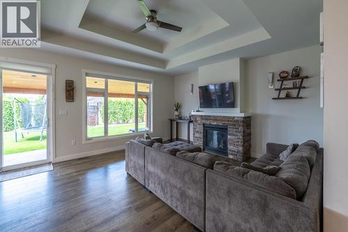 1067 Holden Road, Penticton, BC - Indoor Photo Showing Living Room With Fireplace