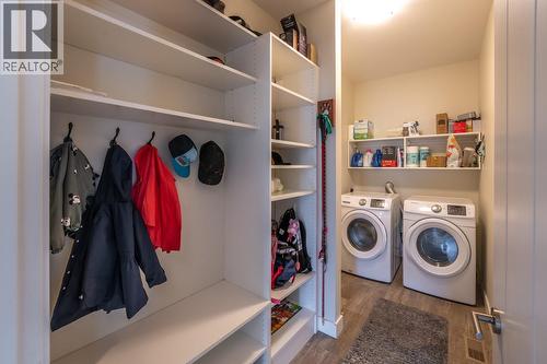 1067 Holden Road, Penticton, BC - Indoor Photo Showing Laundry Room