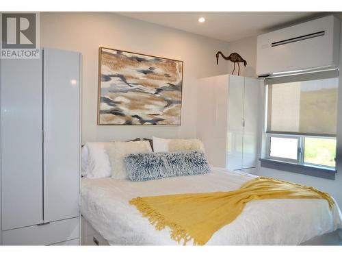 2555 Lakeshore Road Unit# 221, Vernon, BC - Indoor Photo Showing Bedroom