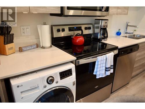 2555 Lakeshore Road Unit# 221, Vernon, BC - Indoor Photo Showing Laundry Room