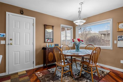 25-2080 Pacific Way, Kamloops, BC - Indoor Photo Showing Dining Room