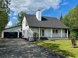 10711 Willowview Drive  Dawson Creek, BC V1G 4T2