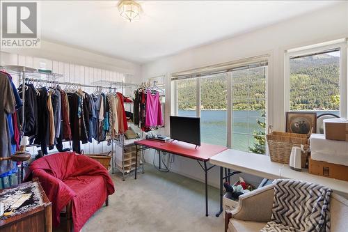 1089, 1090 3A Highway, Nelson, BC - Indoor