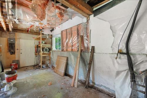 1089, 1090 3A Highway, Nelson, BC - Indoor Photo Showing Basement