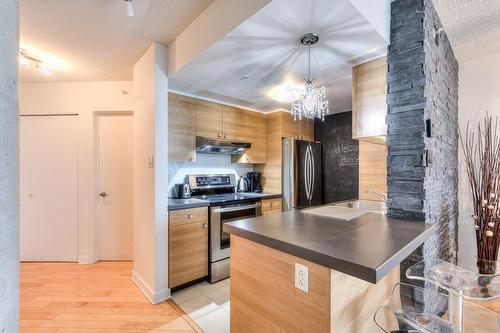 Cuisine - 1114-10550 Place De L'Acadie, Montréal (Ahuntsic-Cartierville), QC - Indoor Photo Showing Kitchen