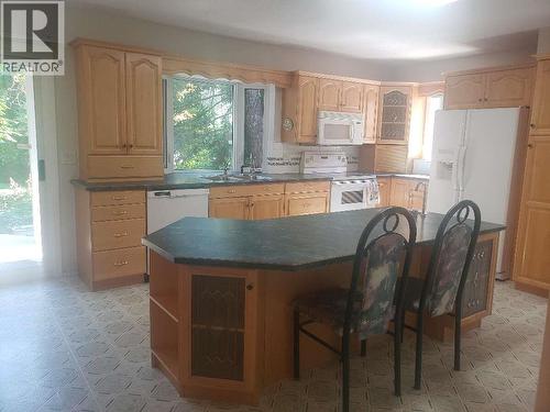 1980 Ethel Street, Kelowna, BC - Indoor Photo Showing Kitchen