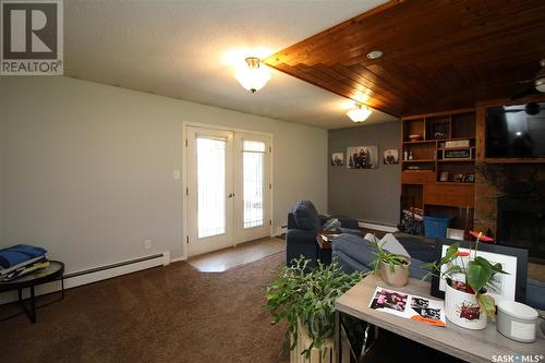 405 4Th Avenue E, Shaunavon, SK - Indoor