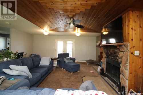 405 4Th Avenue E, Shaunavon, SK - Indoor Photo Showing Living Room With Fireplace